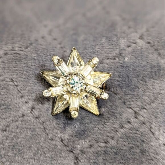 Vintage 1950's Clear Rhinestone Star Brooche - Picture 3 of 7